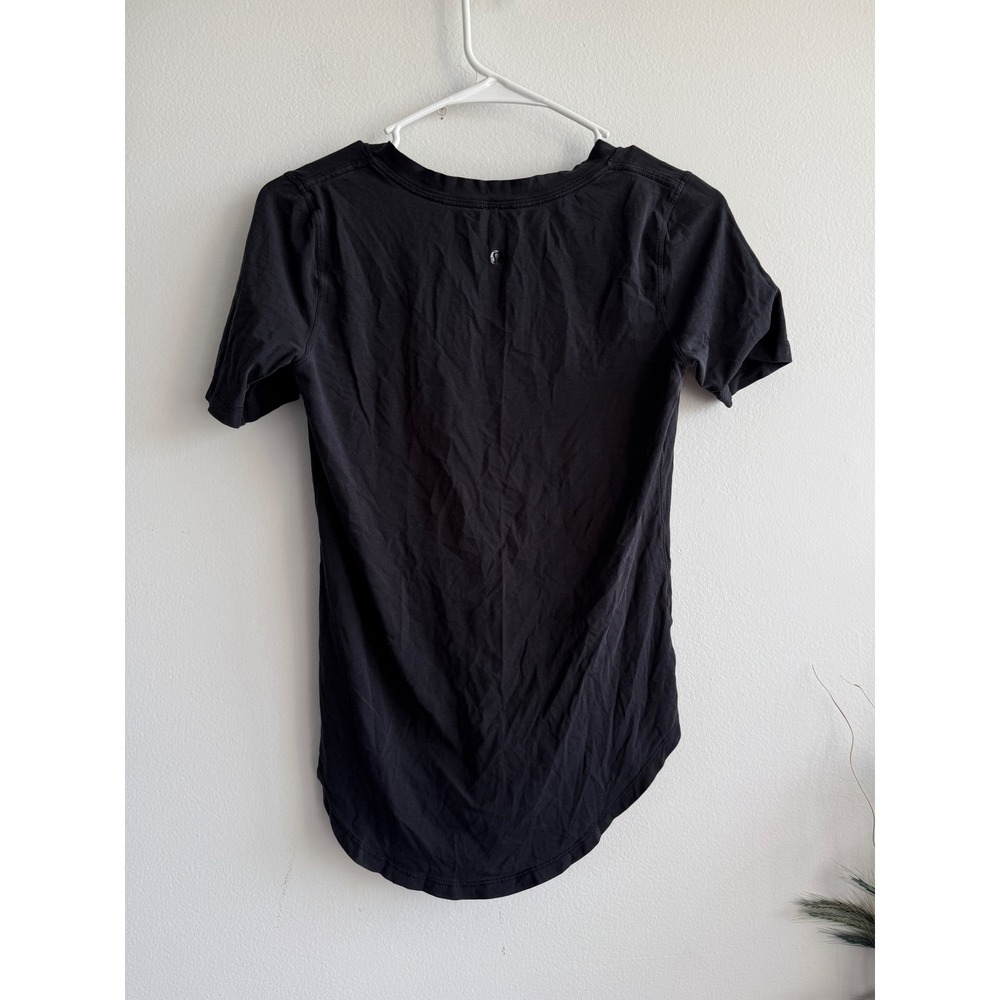 Lululemon Love Tee V Black Short Sleeve V-Neck Shirt Curved Hem Size‎ 4